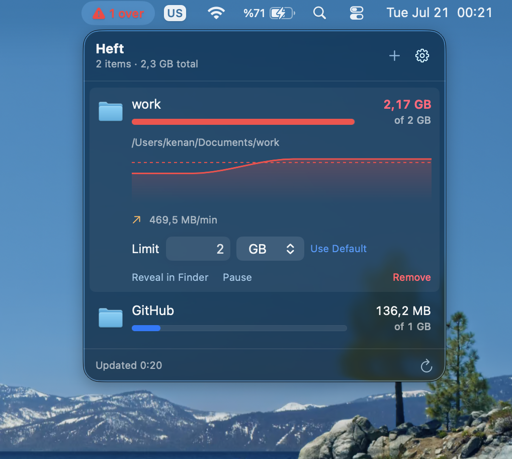 Heft menu bar popover showing tracked folders with size bars, limits, and a growth chart